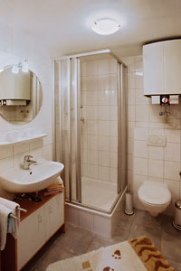 Bad im Ferienhaus - Ferienwohnungen Kiening in Tegernsee