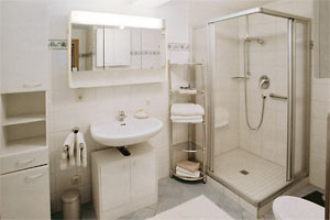 Bad in der Ferienwohnung 2 - Ferienwohnungen Kiening in Tegernsee